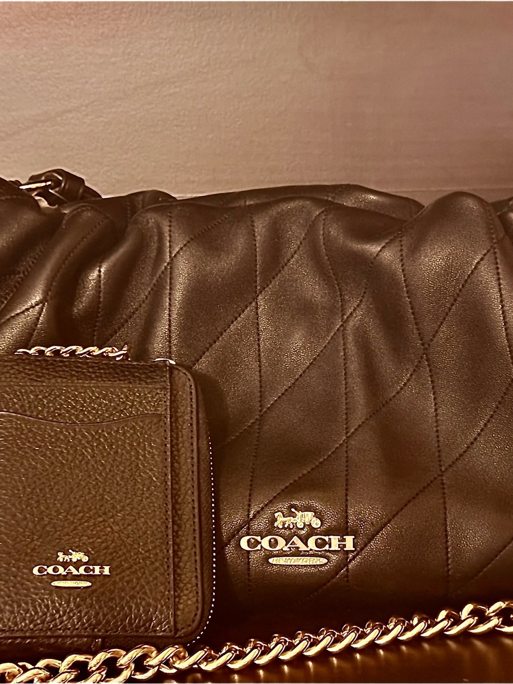 Large Coach Black Quilted Leather Shoulder Bag with Gold Chain and Coin Pouch - Picture 2 of 9